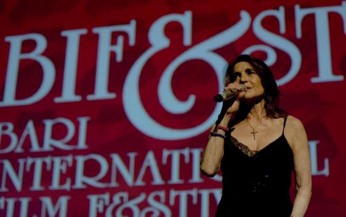  Lina Sastri